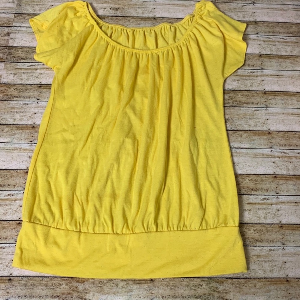 Scoop neck short sleeve